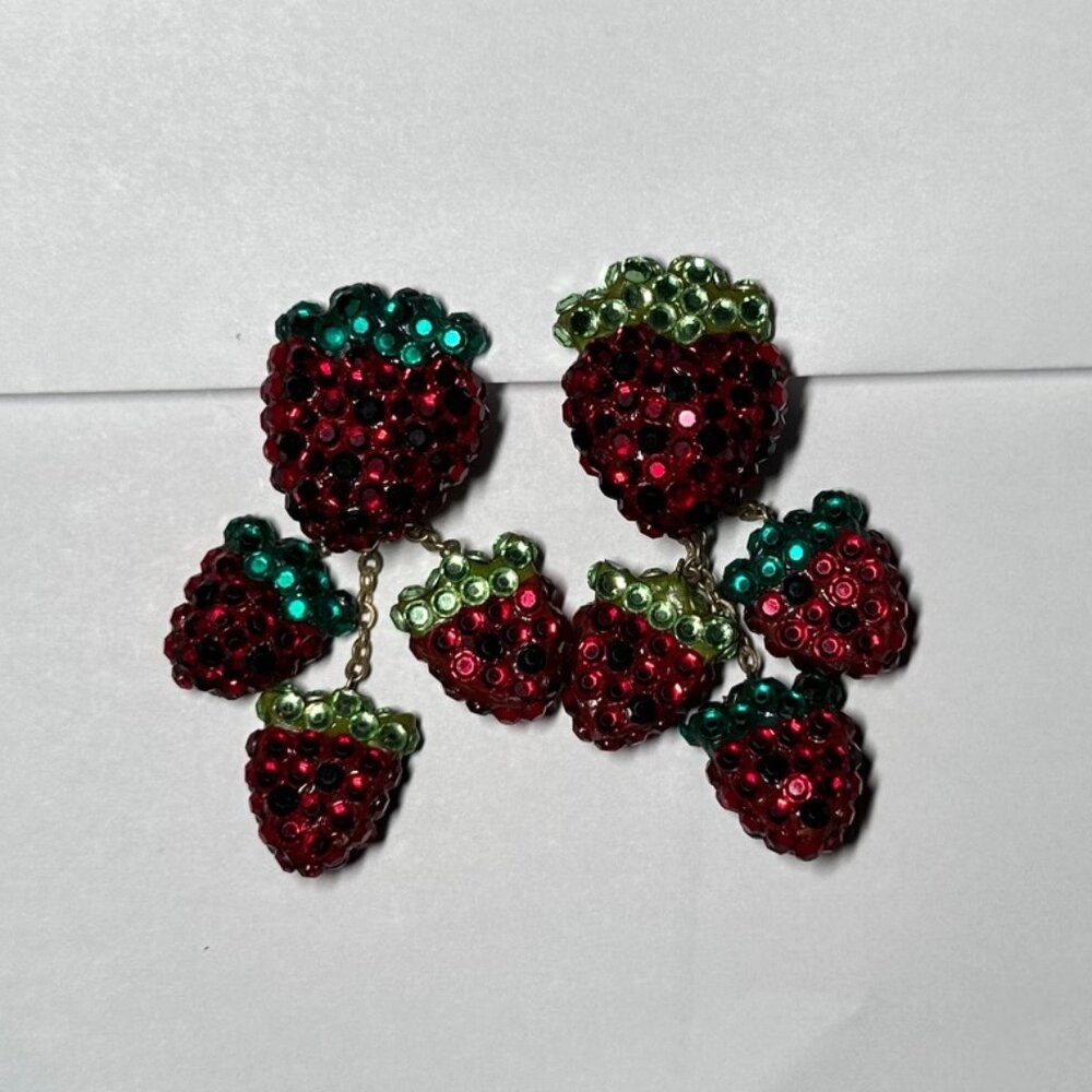 Vintage Svorski Crystals Stawberry Motoff Clip-On Earings